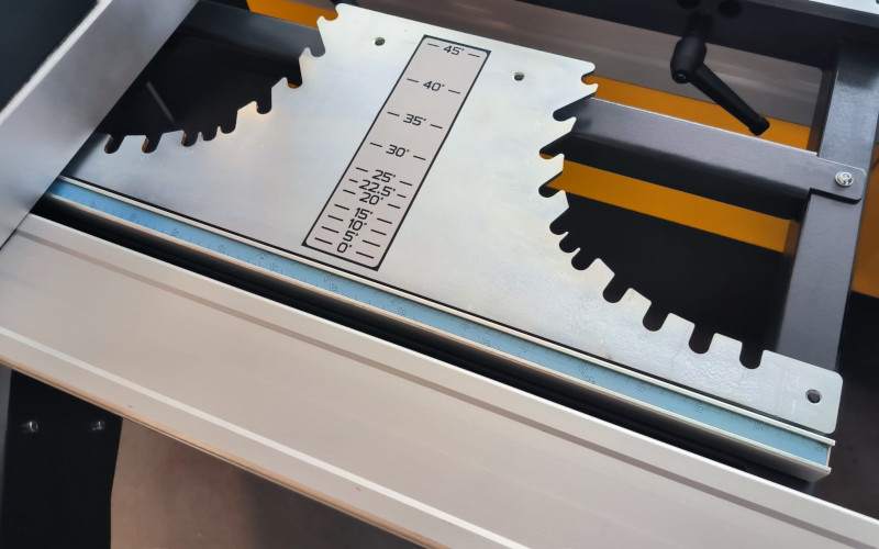 Formátovací pila rojek pf400 - vějíř pro úhlování holavního pravítka